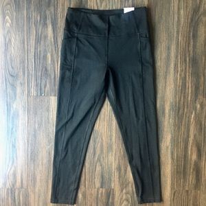 VS Incredible Essential Legging